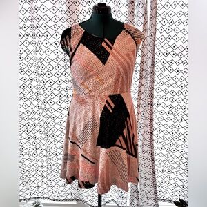 Weston by Anthropologie cute lace dress with abstract overprint xl